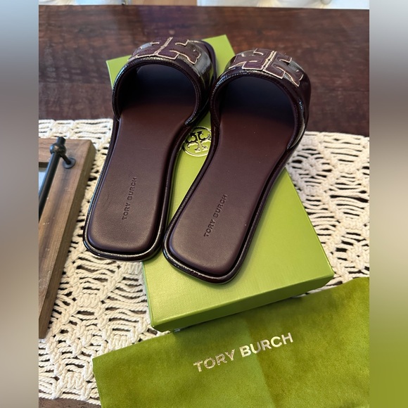 Tory Burch Double T Sport Slide Sandals in Plum/Gold - 8 1/2 - New in Box - Picture 3 of 4
